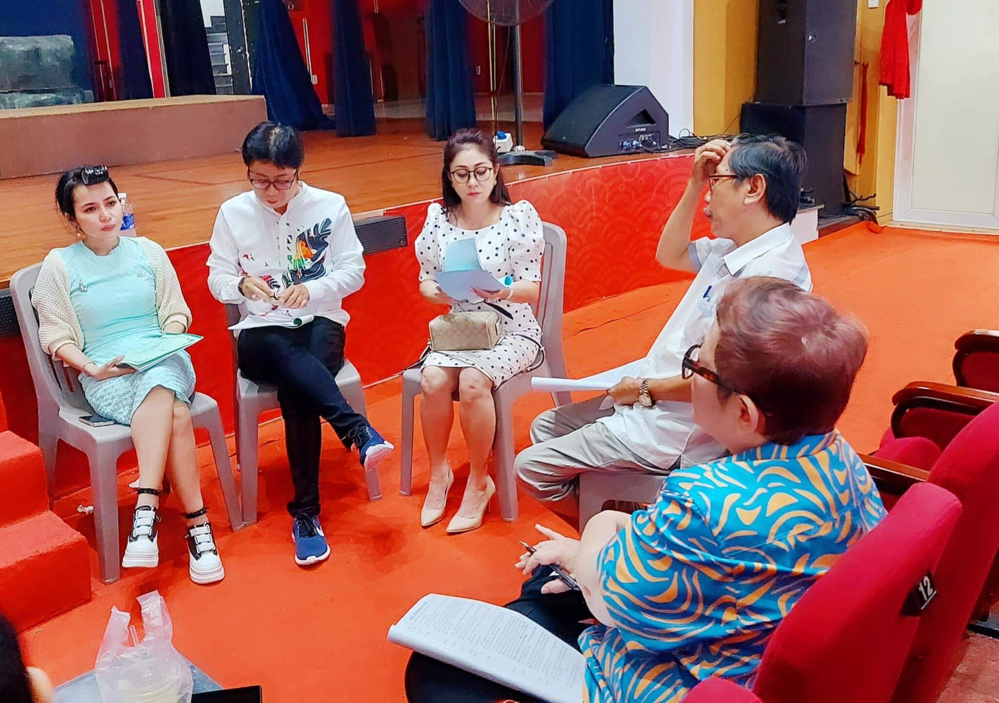 NSƯT Thoại Mỹ không được xét duyệt NSND: 'Tôi buồn nhưng không hổ thẹn với bản thân' 4 NSƯT Thoại Mỹ không được xét duyệt NSND: 'Tôi buồn nhưng không hổ thẹn với bản thân' ảnh 3